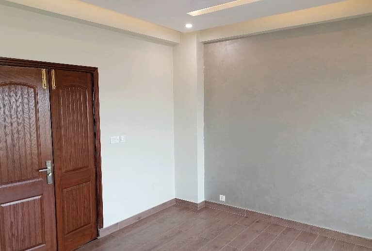 10 Marla 3 bed Apartment For Rent in Askari 11 sector D 2