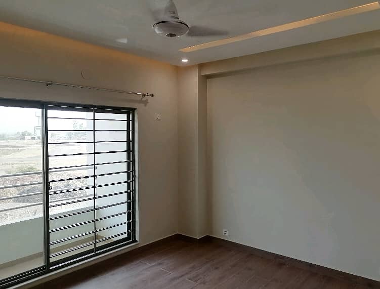 10 Marla 3 bed Apartment For Rent in Askari 11 sector D 3