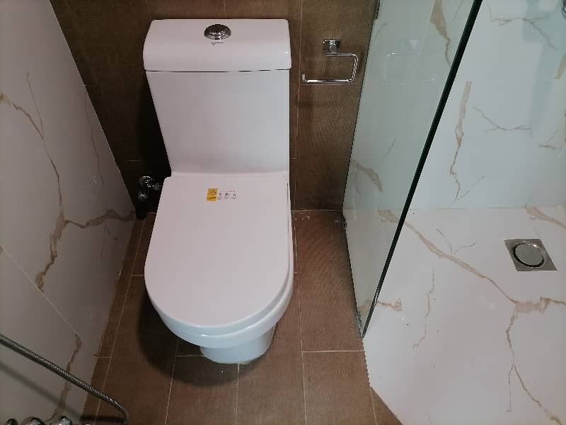 10 Marla 3 bed Apartment For Rent in Askari 11 sector D 8