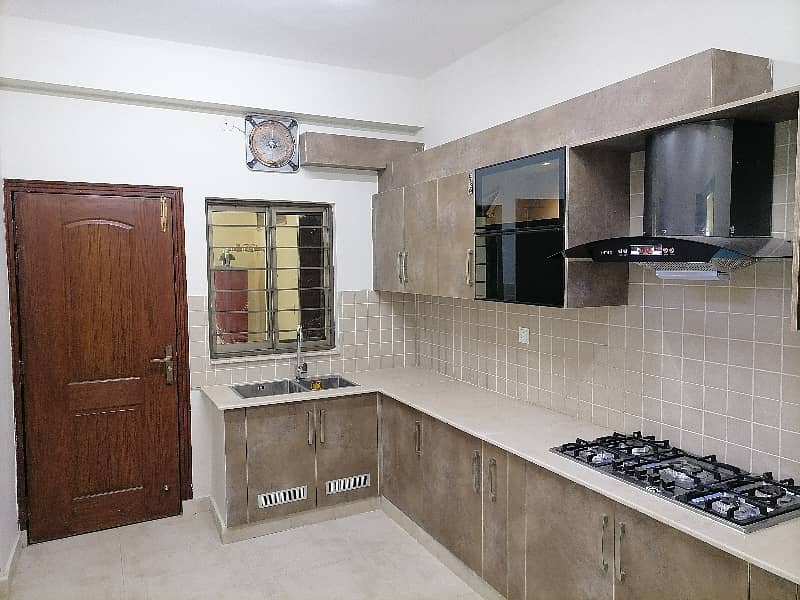 10 Marla 3 bed Apartment For Rent in Askari 11 sector D 9