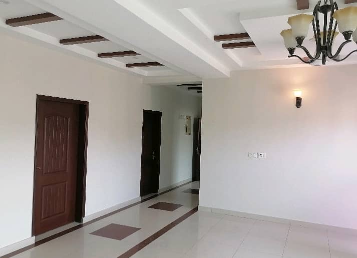 Good 10 Marla Flat For rent In Askari 11 - Sector B 1