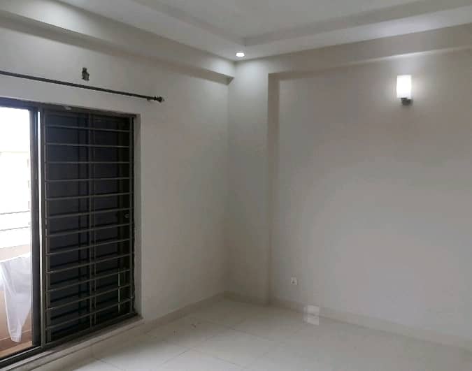 Good 10 Marla Flat For rent In Askari 11 - Sector B 2