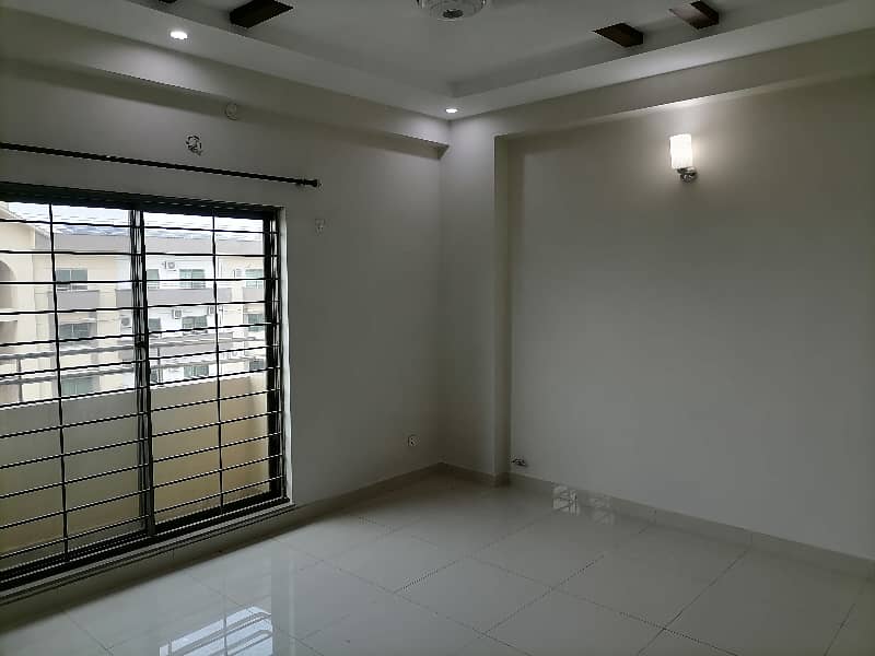 Good 10 Marla Flat For rent In Askari 11 - Sector B 18