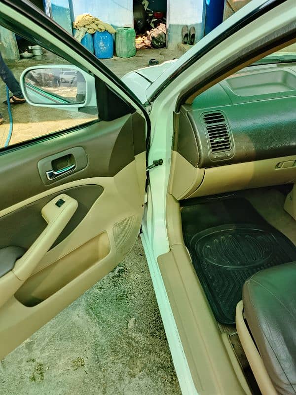 Honda Civic 2005 9