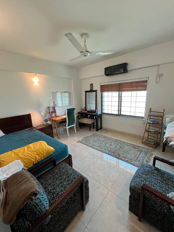 Army Housing Complex New Flat For Sale Is Askari 11 - Sector B Lahore 10