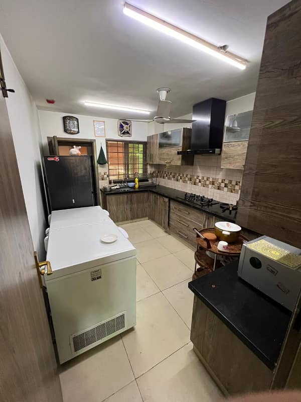 Army Housing Complex New Flat For Sale Is Askari 11 - Sector B Lahore 14