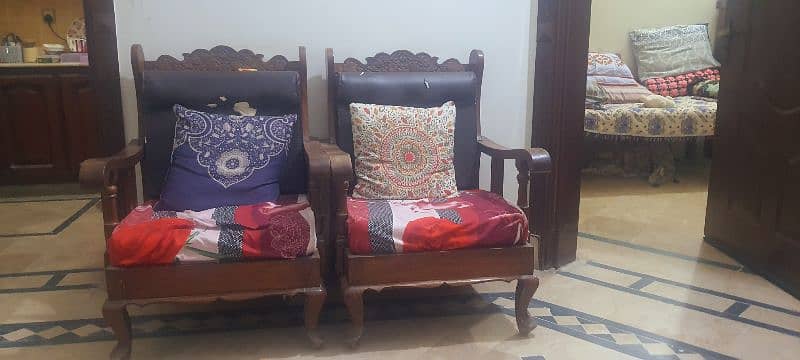 5 seatr sofa and table for sale 0