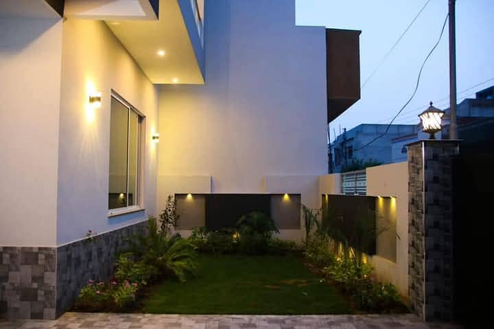 10marla Slightly Used In Edan Garden A Block Very Neat And Clean House Available For Sale 0