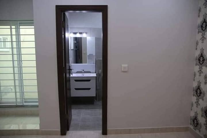 10marla Slightly Used In Edan Garden A Block Very Neat And Clean House Available For Sale 4