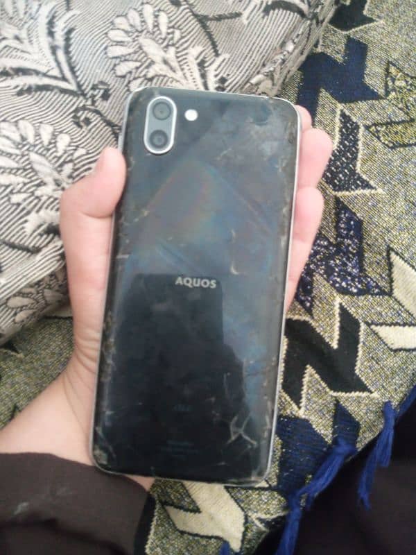 sharp Aquos r2 3