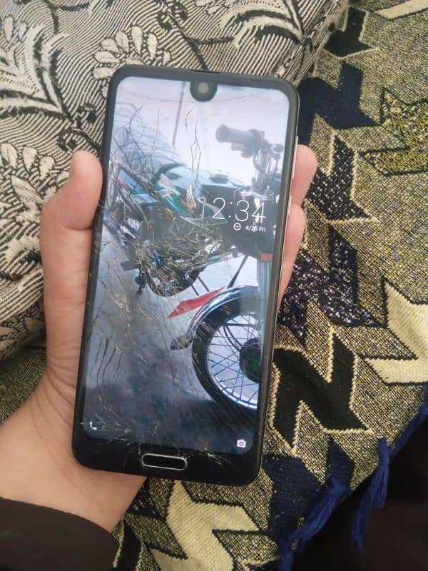 sharp Aquos r2 8