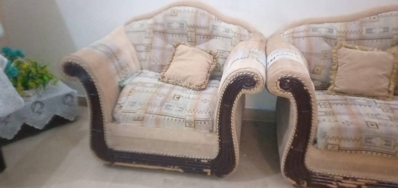 "7 Seater Sofa Set for Sale or Exchange – Offers Welcome!" 3