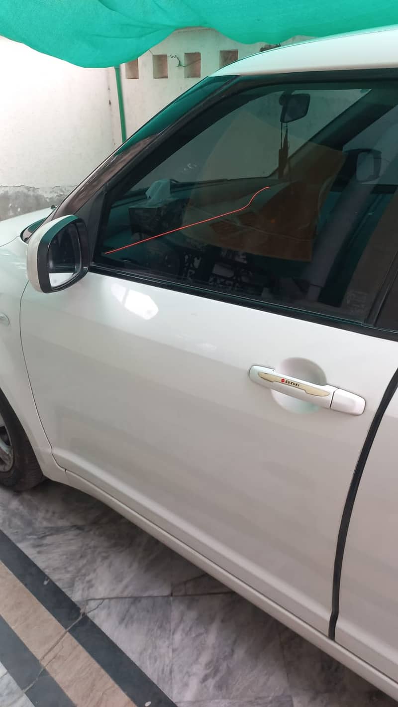 Suzuki Swift 2014 White 4