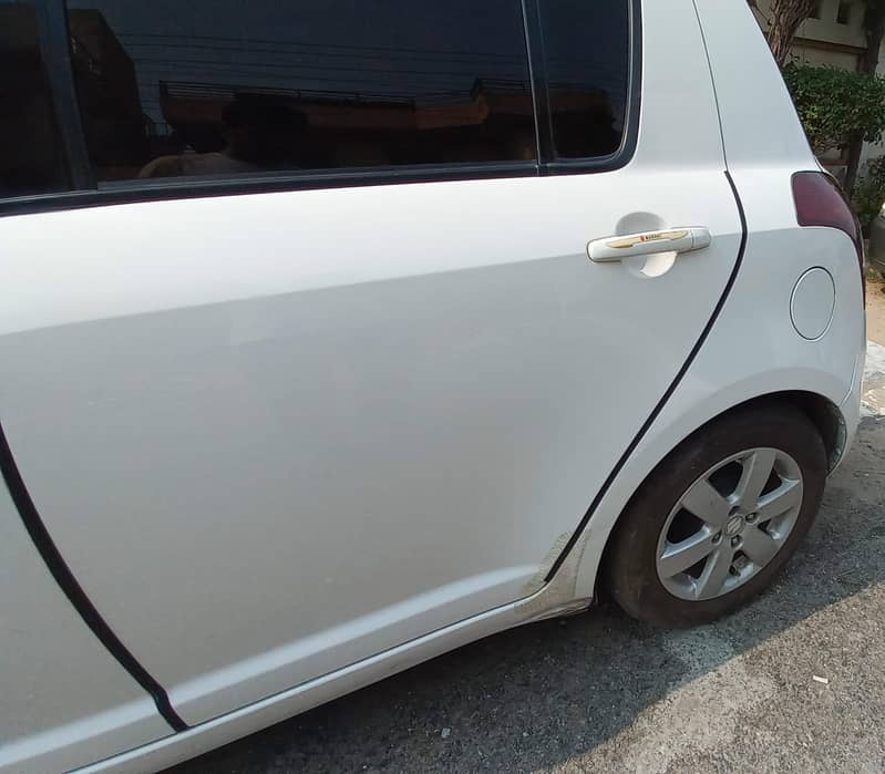 Suzuki Swift 2014 White 17