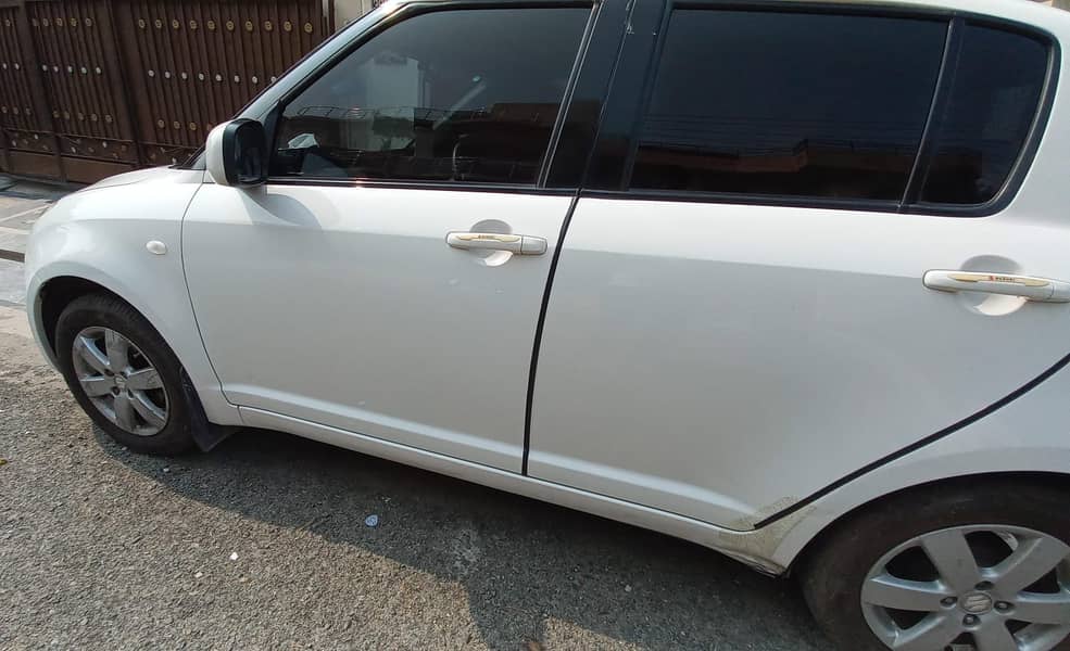 Suzuki Swift 2014 White 19