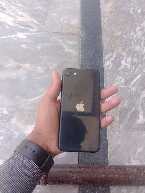 iphone SE 2020 pta approved water pack 10/10 gb 128 2