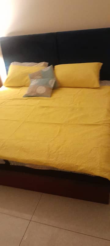 Beautiful Fully furnished room available daily,weekly,monthly basis 1