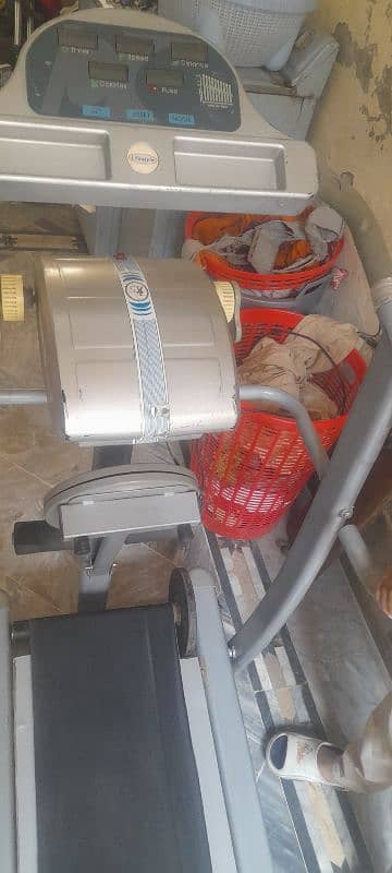 5 in one Manuel Treadmill with massage therapy 8