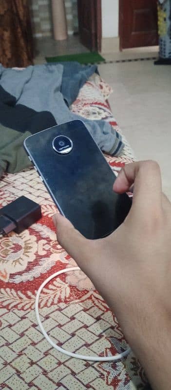 Moto z force 2