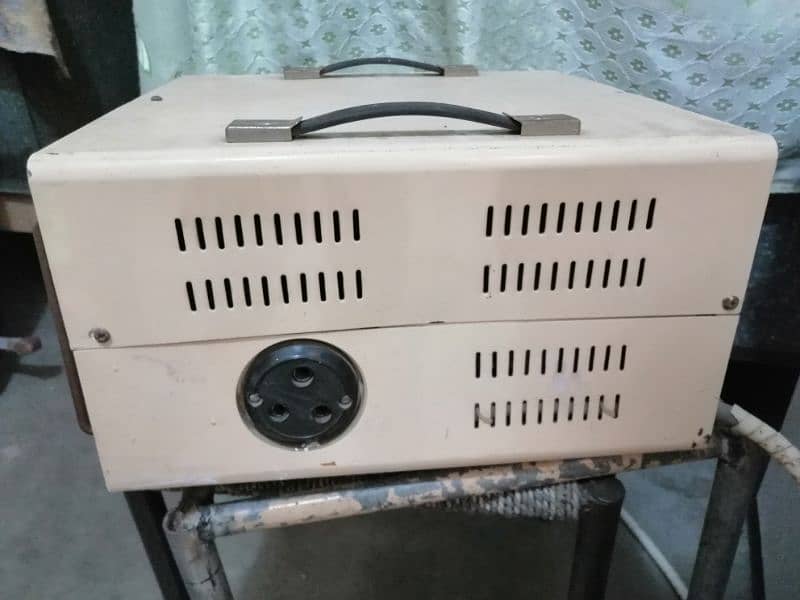 STABLIZER 5500 WATTS FOR VOLTAGE CONTROL 1