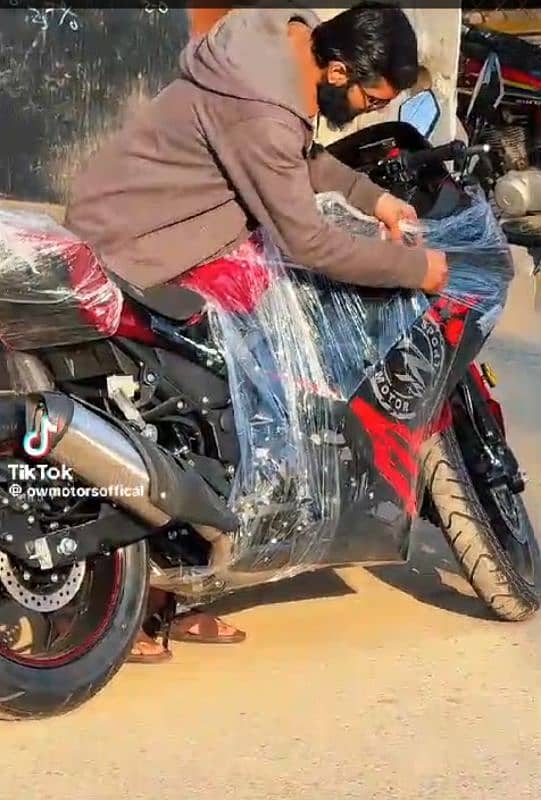 YAMAHA ZXR 250cc Heavy Bike 8