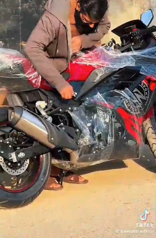 YAMAHA ZXR 250cc Heavy Bike 9
