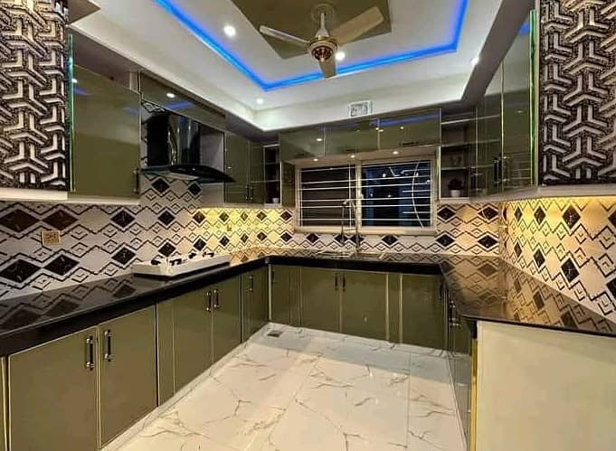 10 Marla House For Sale In Beautiful Bahria Town Quaid Block Lahore 6