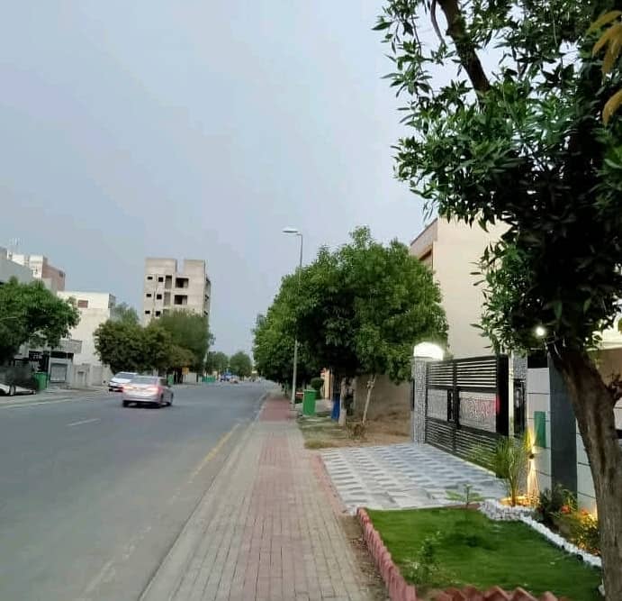 10 Marla House For Sale In Beautiful Bahria Town Quaid Block Lahore 14