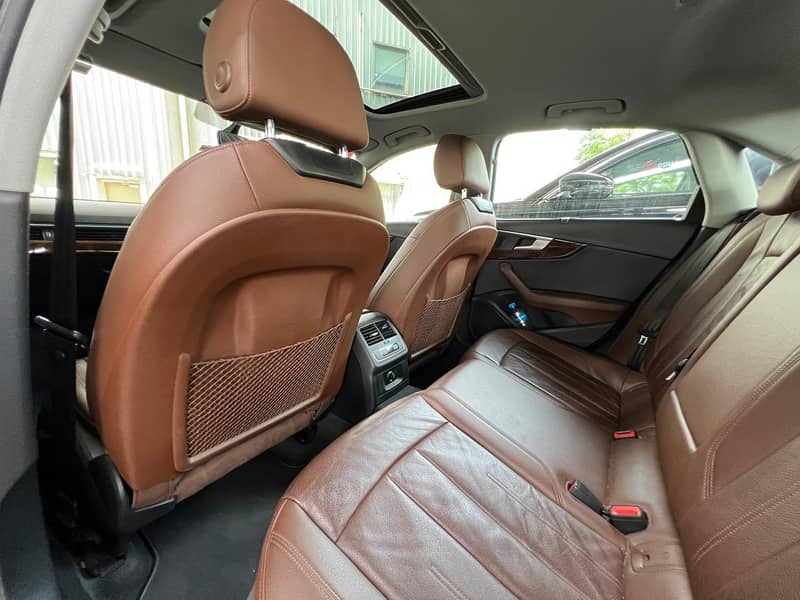Audi A4 2019 5