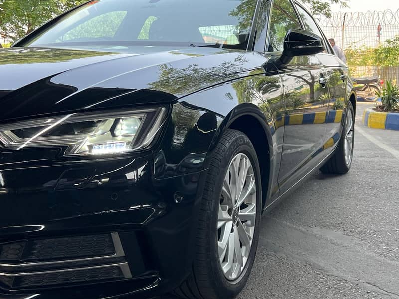 Audi A4 2019 11