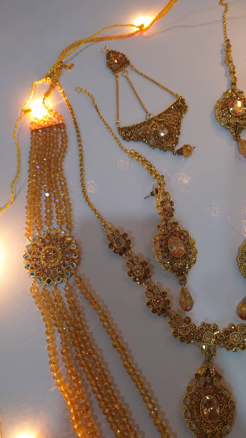 Wedding Bridal Jewellery set in 10/10 Condition only used one time 3
