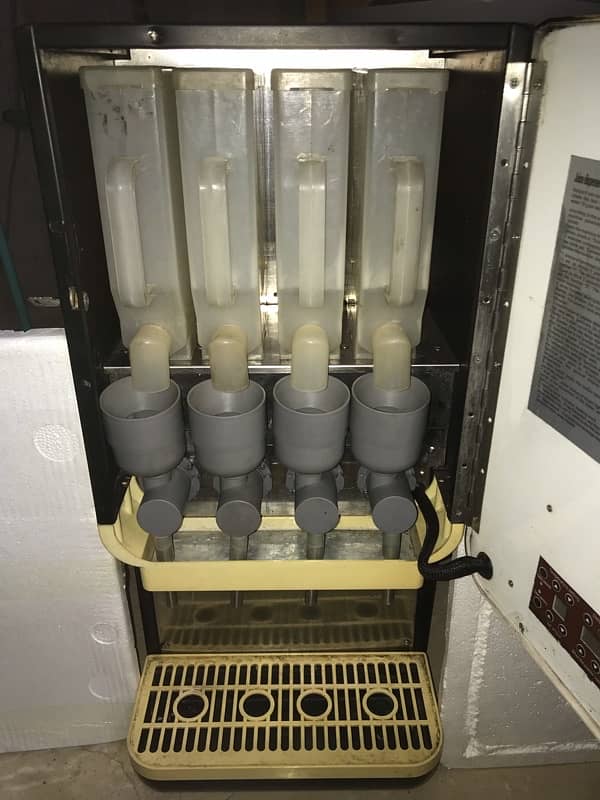Tea and coffee vending machine 4