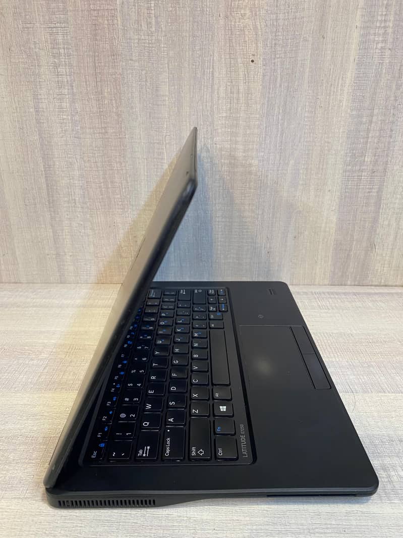 Dell Latitude E7480 Laptop Core i5 7th Gen 1