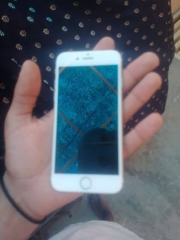 iPhone 6 32GB battery 100 health 10/10 condision 6