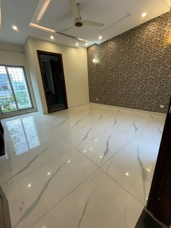 10 Marla Upper Portion In Formanites Housing Scheme For Rent At Good Location 5
