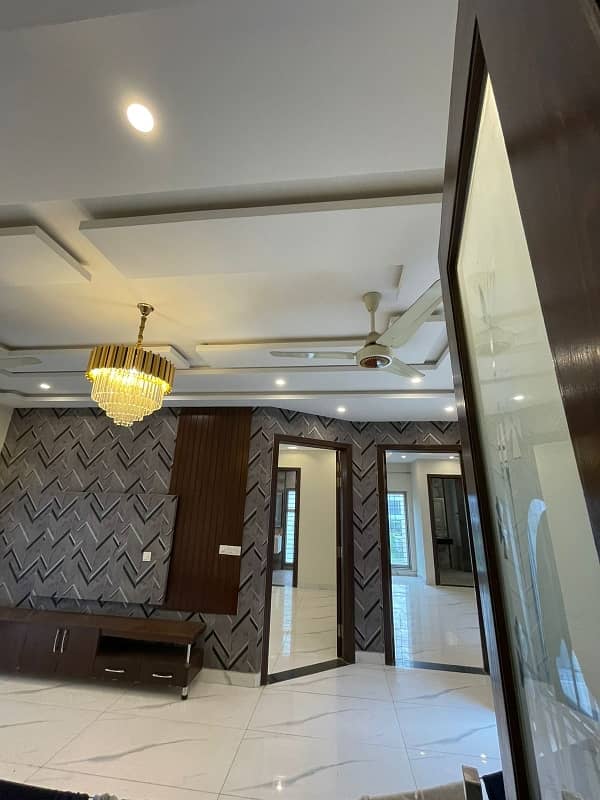 10 Marla Upper Portion In Formanites Housing Scheme For Rent At Good Location 8