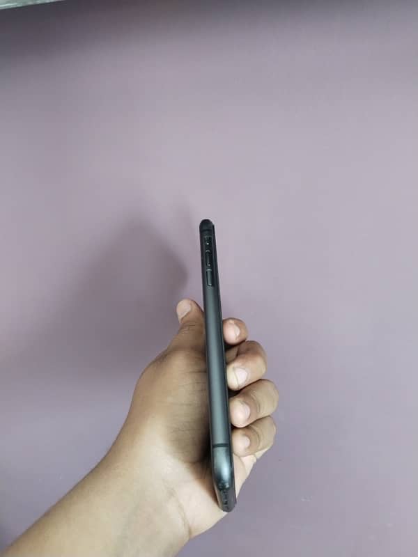 Iphone 11 Official Approved (128) GB 4