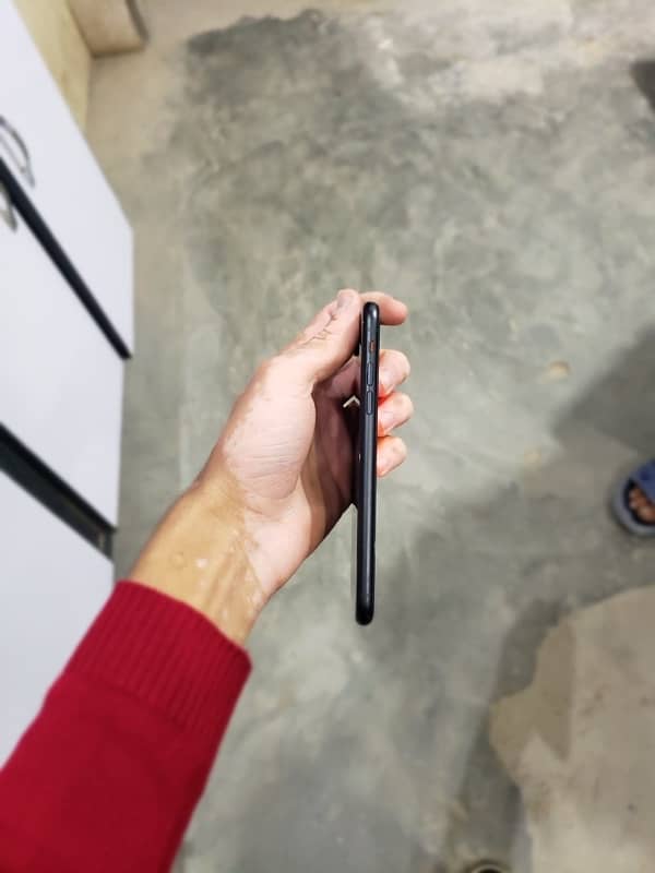 I phone XR 4