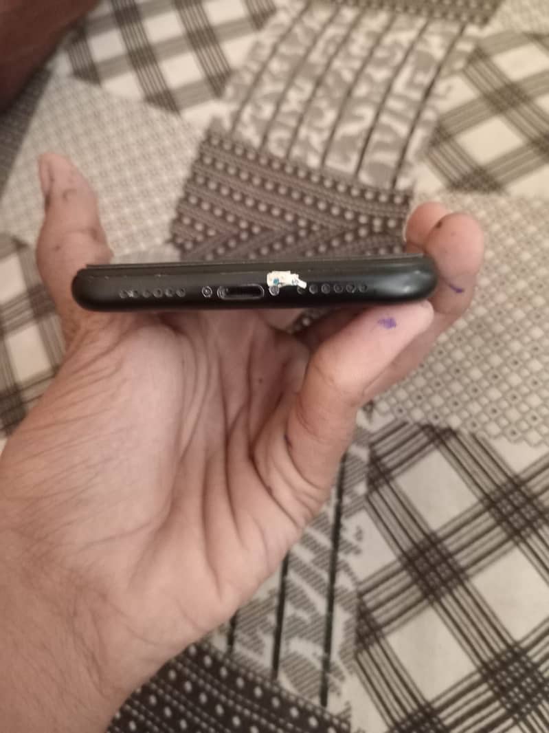 iPhone XR 64 gb battery health 81 nonpta fully original phone ha 7
