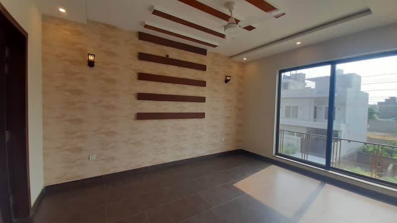 10 Marla House Near Dha Phase 5 Going Cheap 26