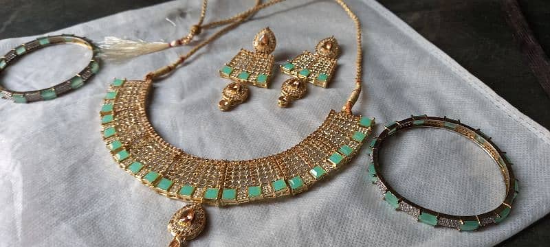 Wedding Bridal Jewellery set in 10/10 Condition only used one time 0
