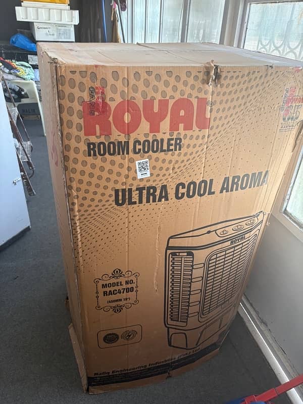 Royal Room Cooler with Ice Box 3