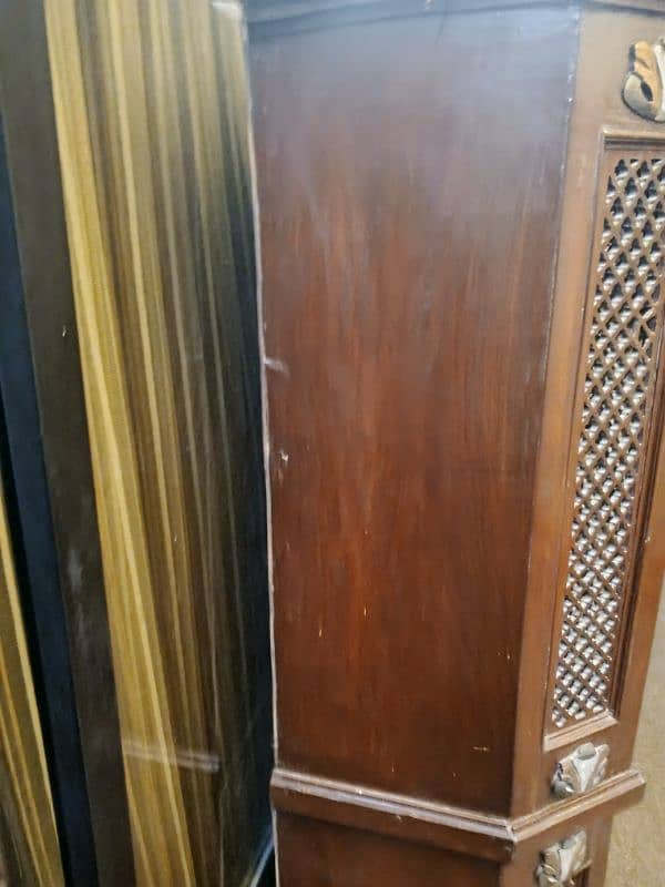 DIVIDER 1