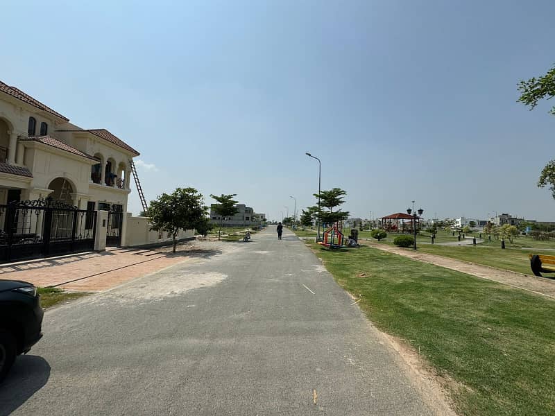 1 Kanal Beautiful Location Plot Sector M 5