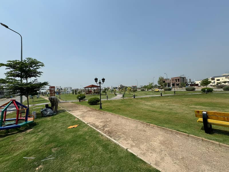 1 Kanal Beautiful Location Plot Sector M 6