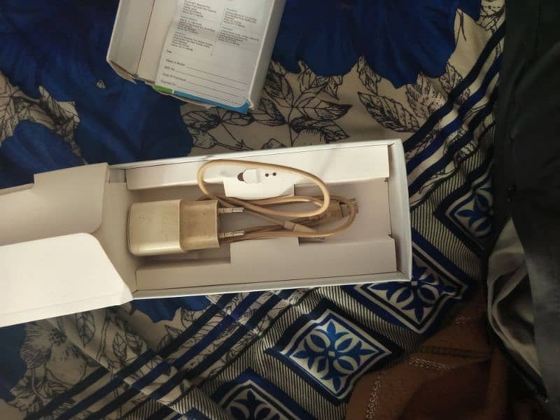 Tecno Camon Neo 19 for Sale 1 Year Used, Box & Charger Included 4