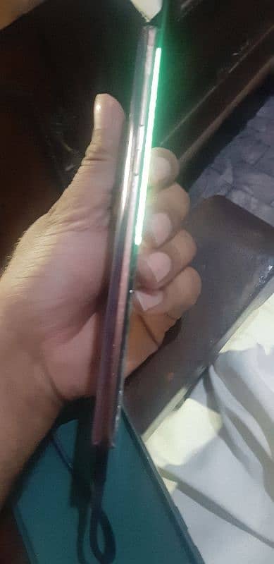 panel tota h non pta h mobile hod istmal m tha pyso ki zrort h 1