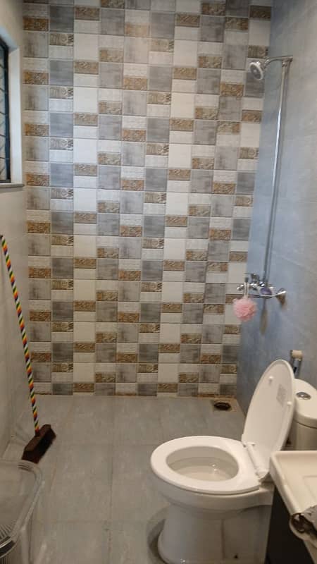 Luxurious Brand New 5 Marla Upper Portion For Rent 11