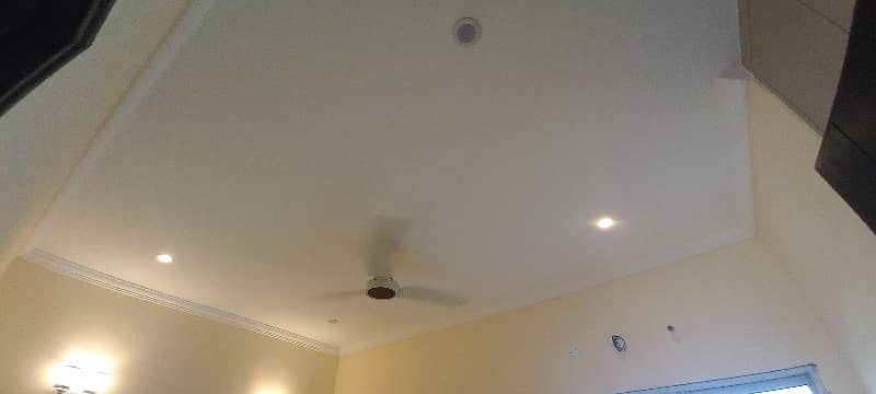 Luxurious Brand New 5 Marla House for Rent 7