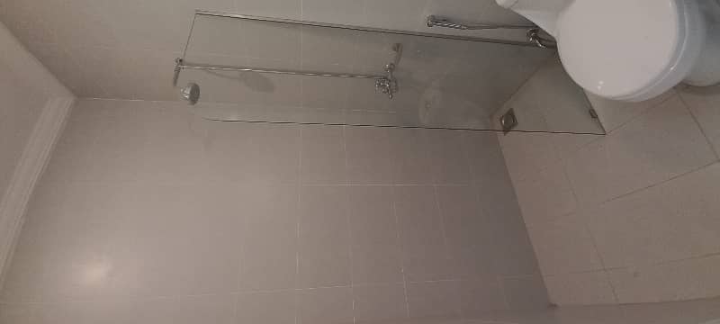 Luxurious Brand New 5 Marla House for Rent 17